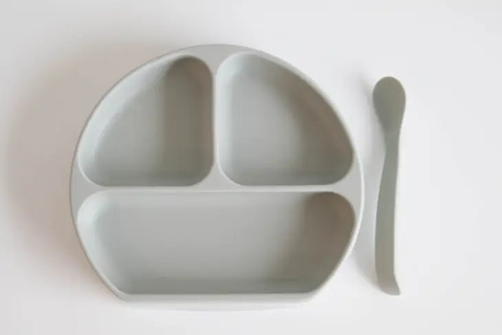 The Saturday Baby - Silicone Suction Plate With Lid and Spoon