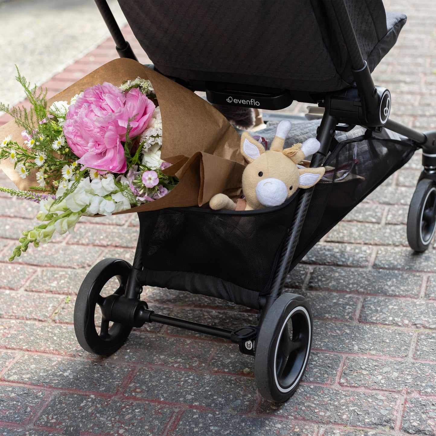 🔥 HOT DEAL🔥 Evenflo - Hummingbird Ultra-Lightweight Carbon Fiber Stroller - Calypte Pink