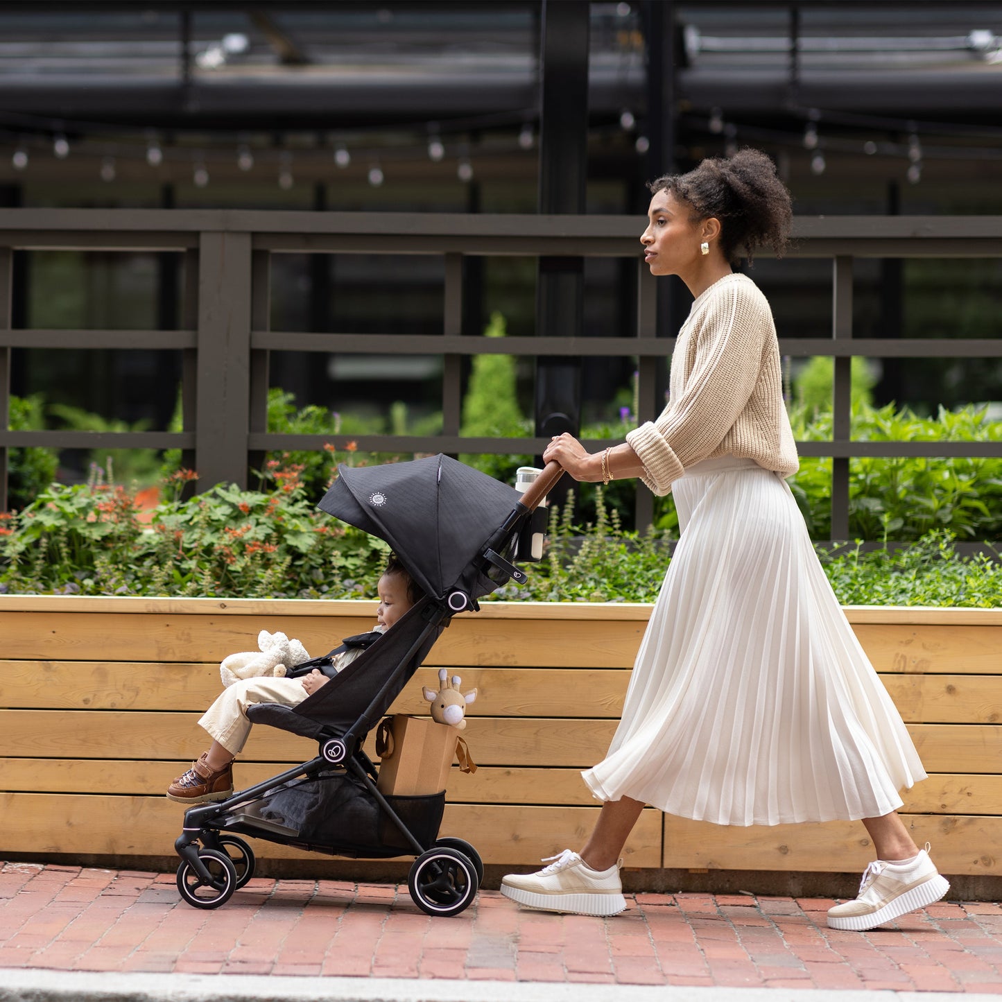 🔥 HOT DEAL🔥 Evenflo - Hummingbird Ultra-Lightweight Carbon Fiber Stroller - Crest Gray