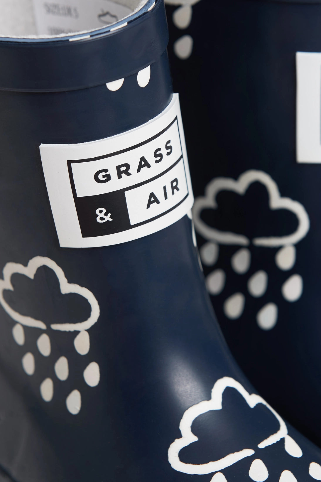 Grass & Air - Colour Changing Rain Boots (Wellies) - Navy