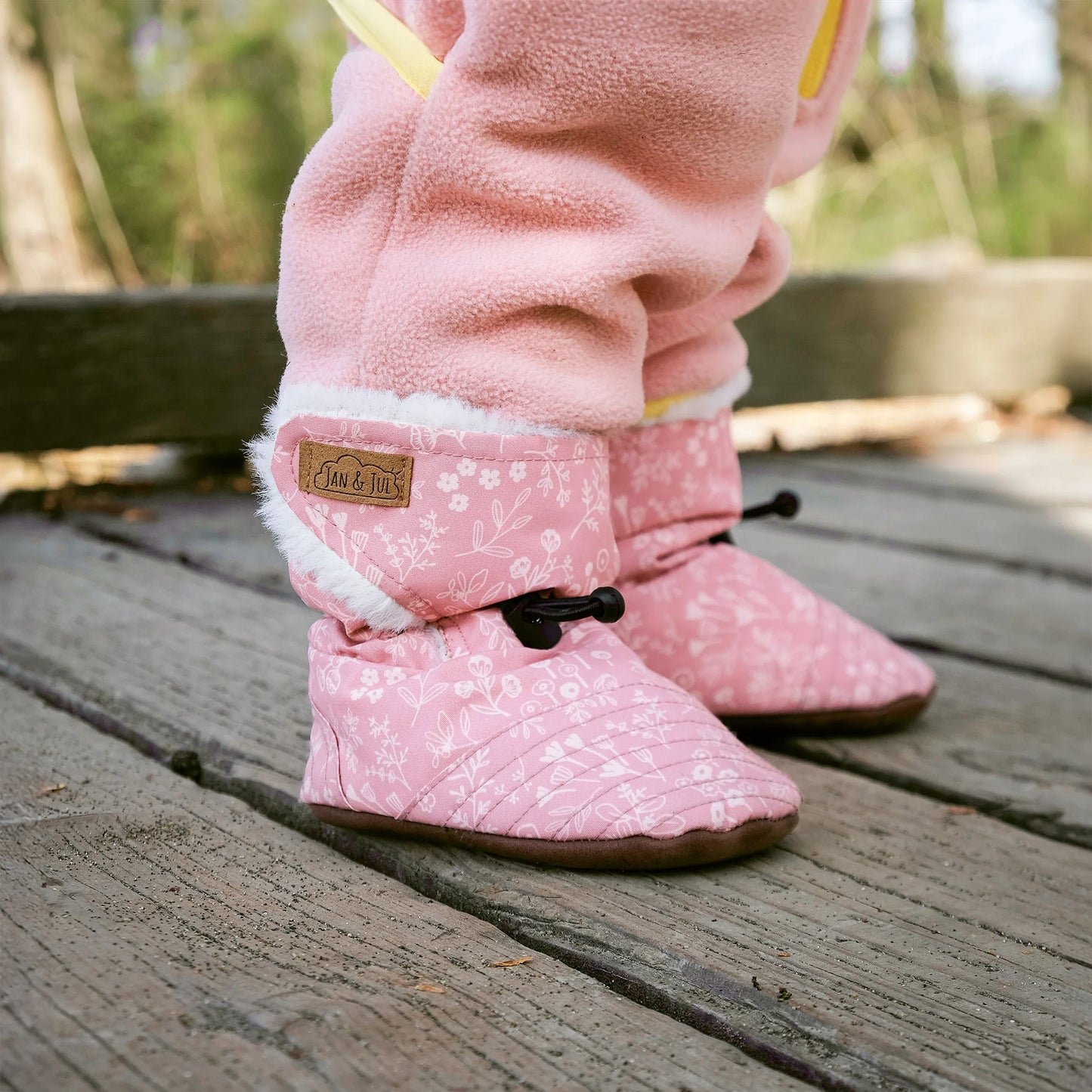 Jan + Jul - Stay Put Winter Baby Booties - Prairie Flowers