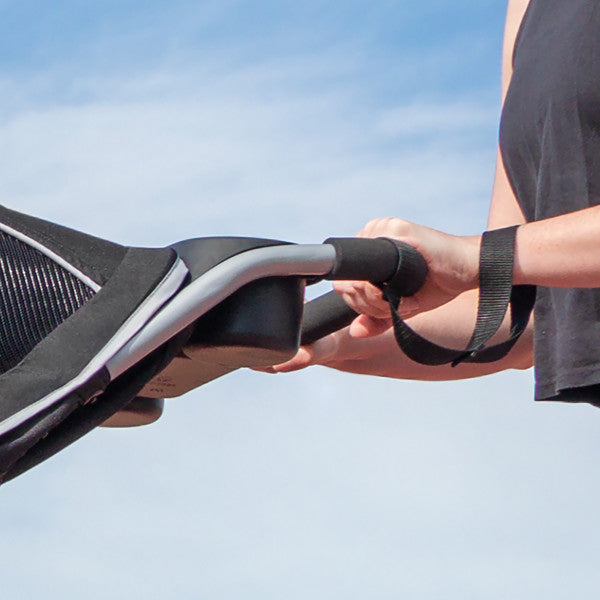 🔥 HOT DEAL 🔥 Evenflo - Victory Plus Jogging Stroller Travel System with LiteMax Infant Car Seat (Gray Scale)