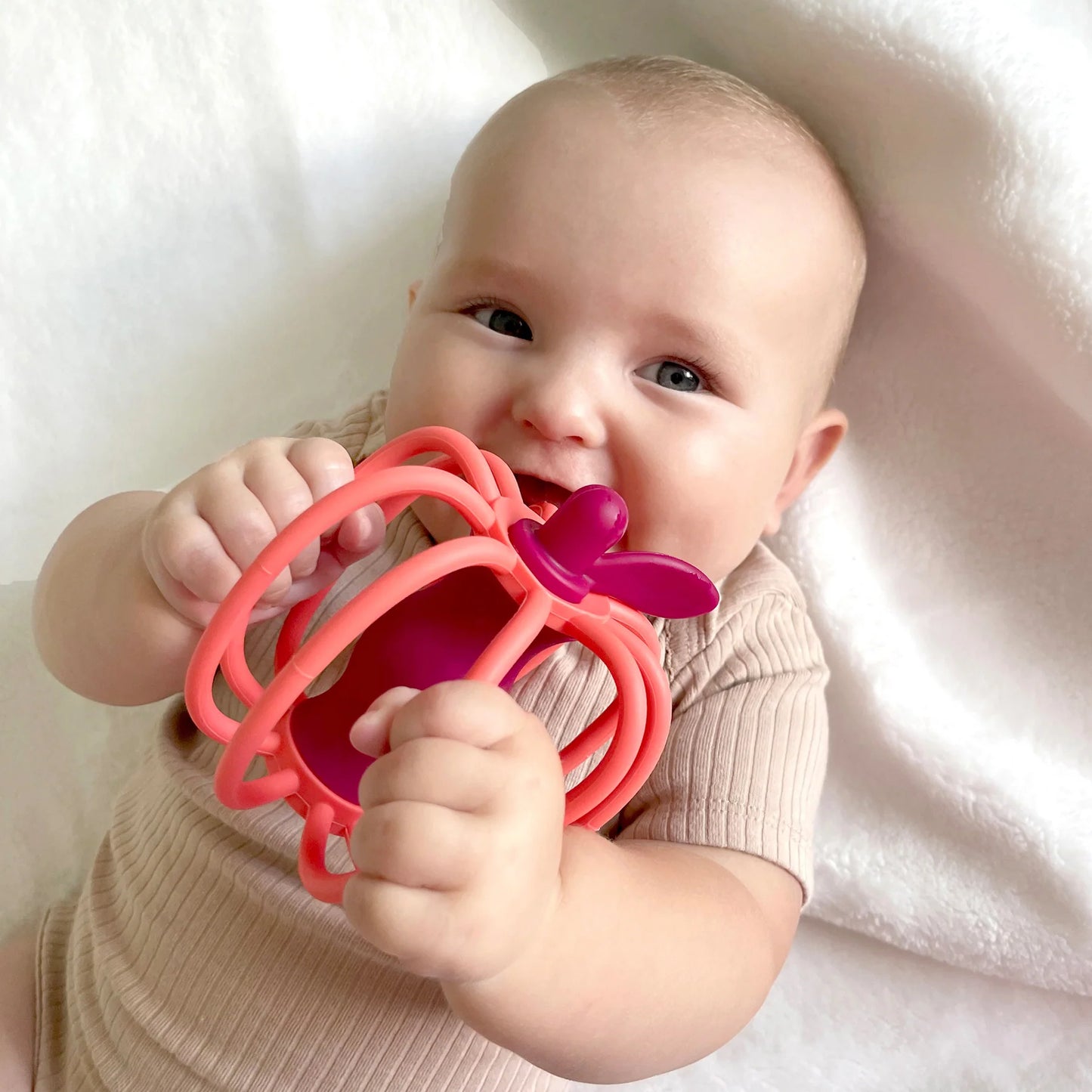 Razbaby - RaZ-Apple Teether & Rattle Toy