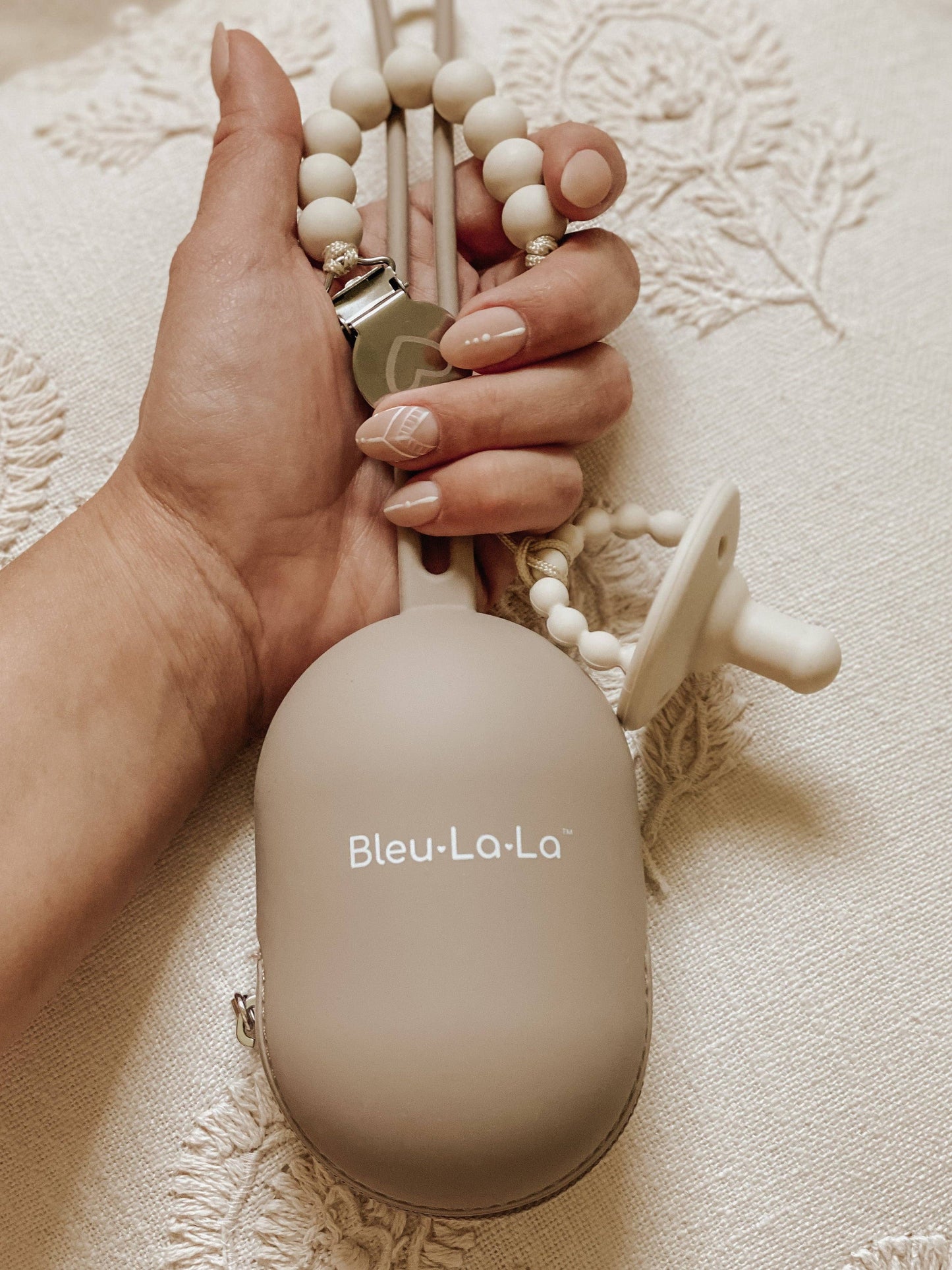 Bleu La La - Soft Silicone Pacifier Case: Black