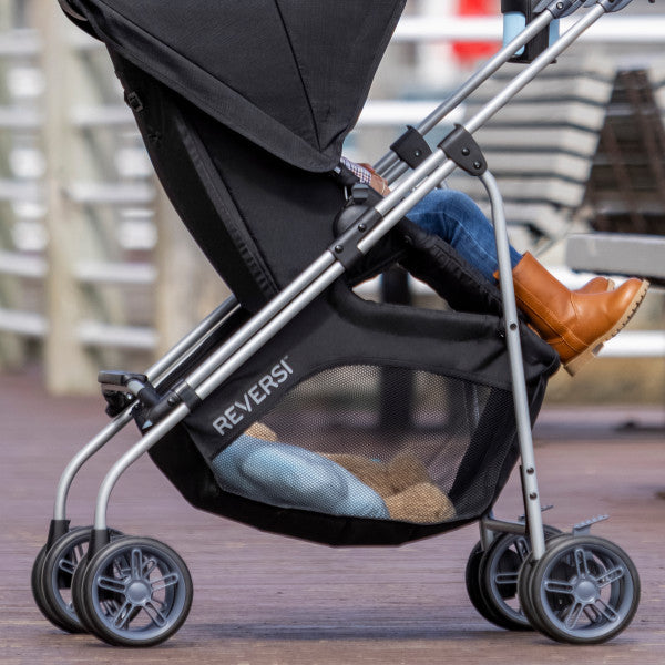 *FLOOR MODEL IN STORE* Evenflo - Reversi Lightweight Reversible Stroller